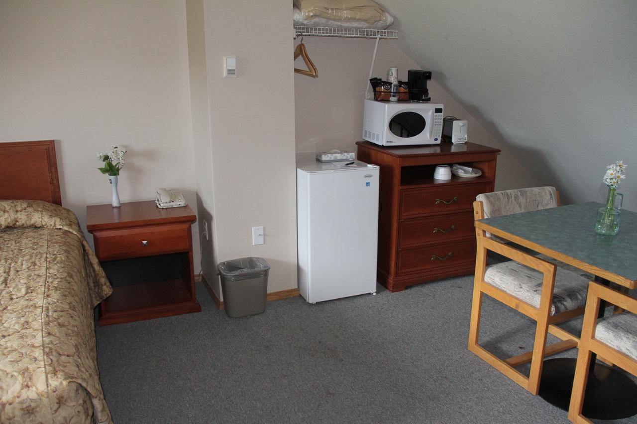 Garden Court Motel Manning Екстер'єр фото