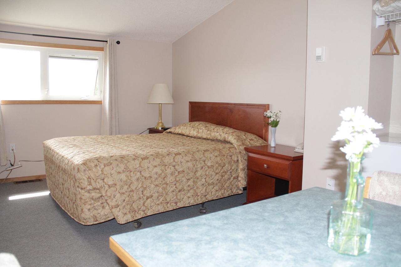 Garden Court Motel Manning Екстер'єр фото
